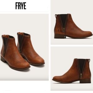 Frye Carly Chelsea Boot Cognac